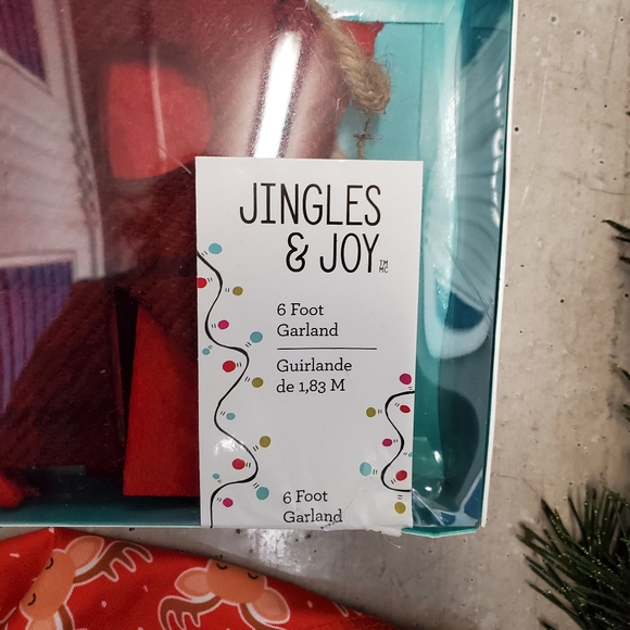 New 4pc Holiday Bundle. - Picture 3 of 15